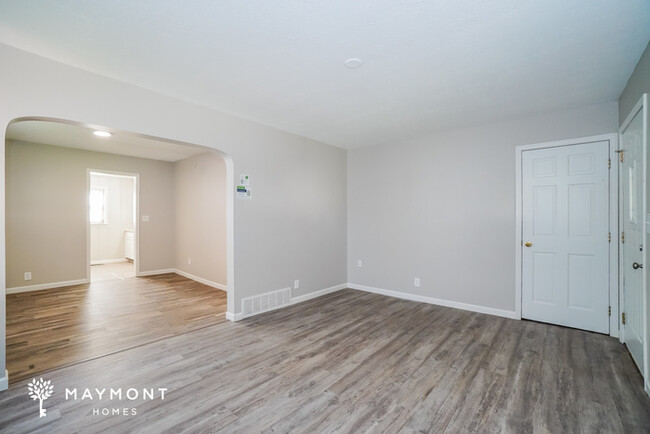 Building Photo - 4 Bedroom Home with Comfortable Layout