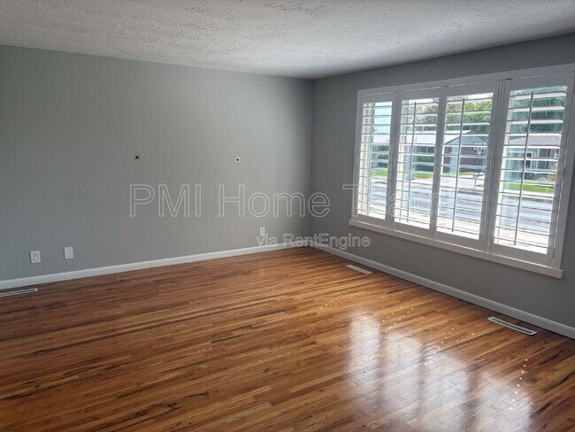Foto del edificio - 442 N 250 E