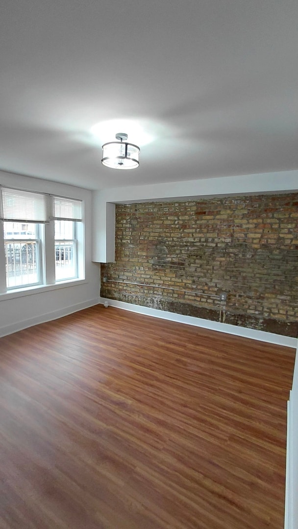 Building Photo - 1255 N Harding Ave