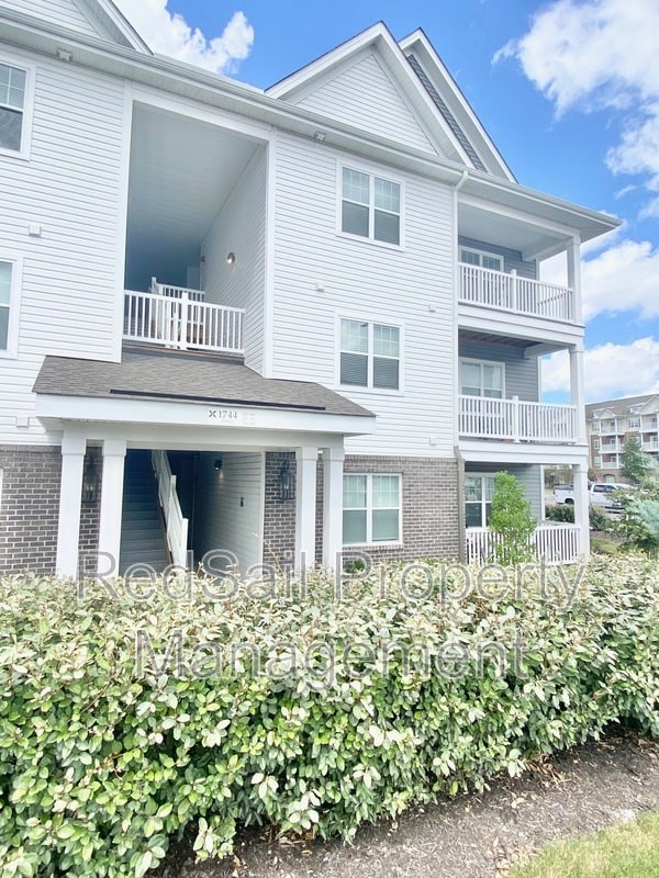 Building Photo - 1744 Vankar Dr