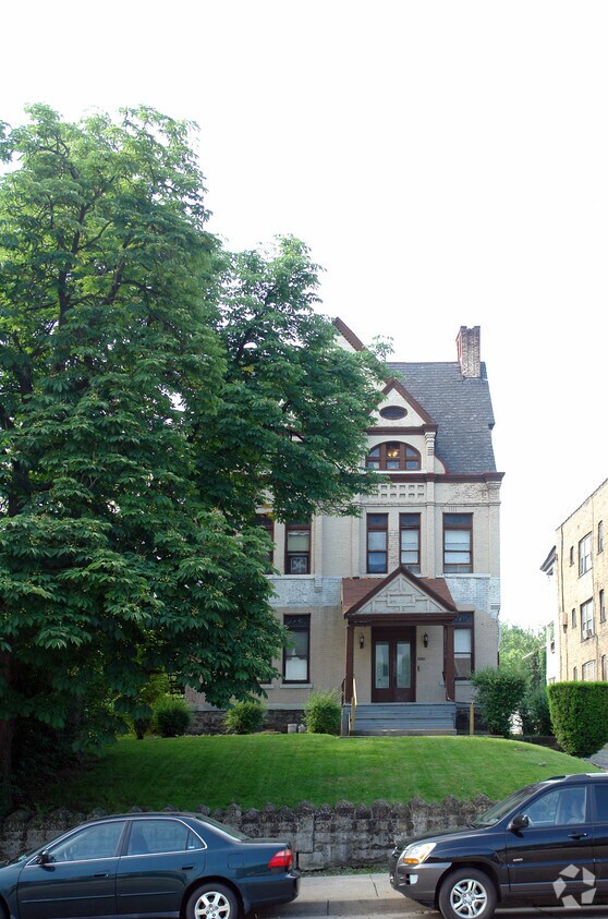 Foto del edificio - 4930 Centre Ave