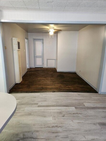 Foto del edificio - 318 W Houston St