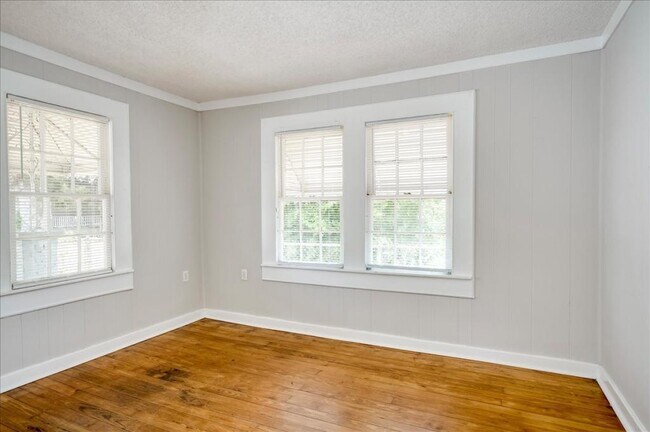 Foto del edificio - 1740 Starnes St