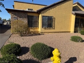 Building Photo - 1390 Hialeah Dr