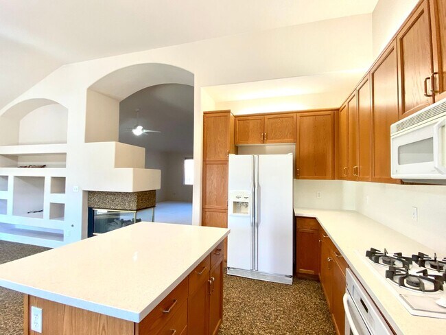 Foto del edificio - MOVE IN BONUS $300 Off, $2,495 Alluvial & ...