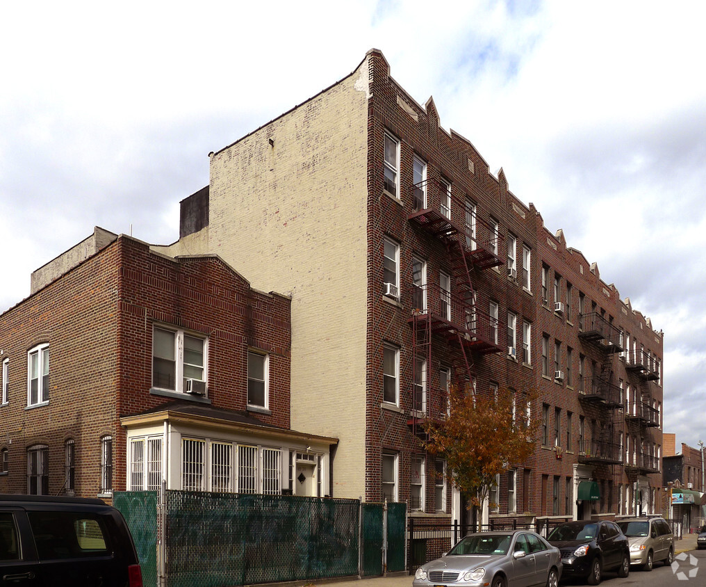 Building Photo - 48-16 46th St