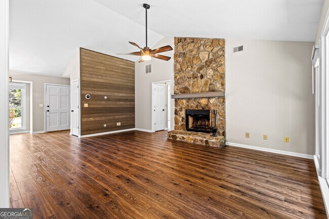Building Photo - 5077 Allison Way NE