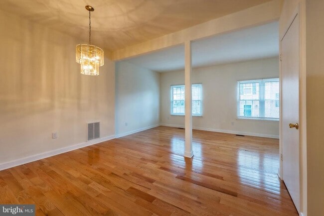 Foto del edificio - 734 Ivy League Ln