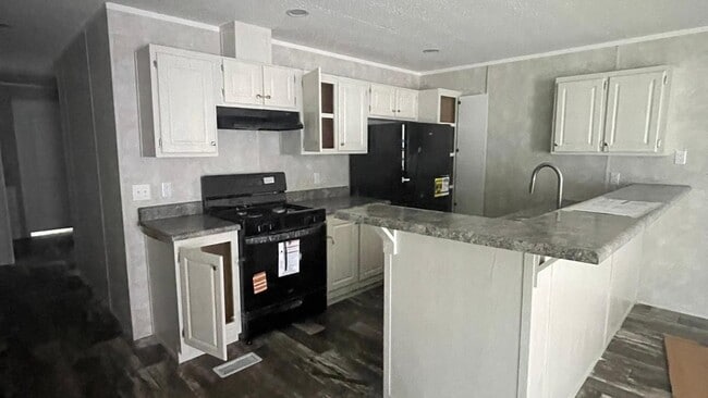 Building Photo - 2640 Windy Hill Rd