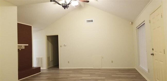 Foto del edificio - 8807 Leader St