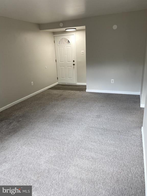 14 Chelsea Cir Unit A19, Clementon, NJ 08021 Room for Rent in