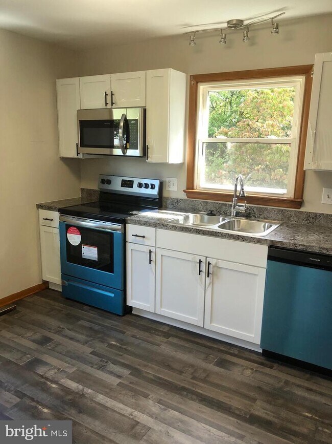 Building Photo - 202 Brookside Terrace