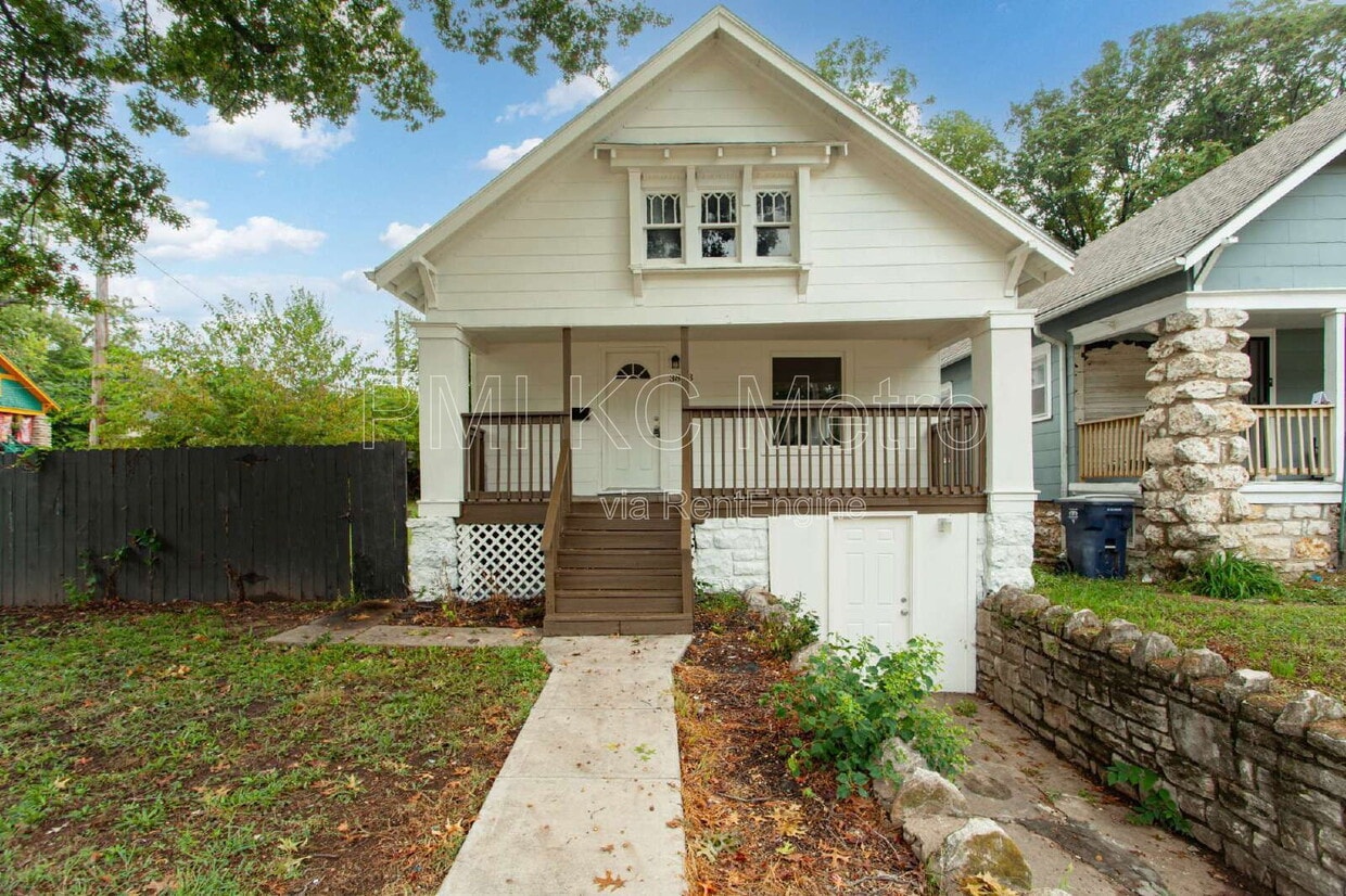 Primary Photo - 3803 Highland Ave