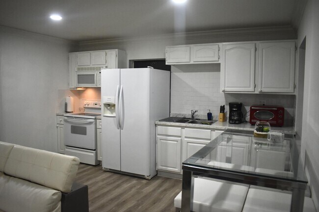 Foto del edificio - 2405 Roslyn Ln