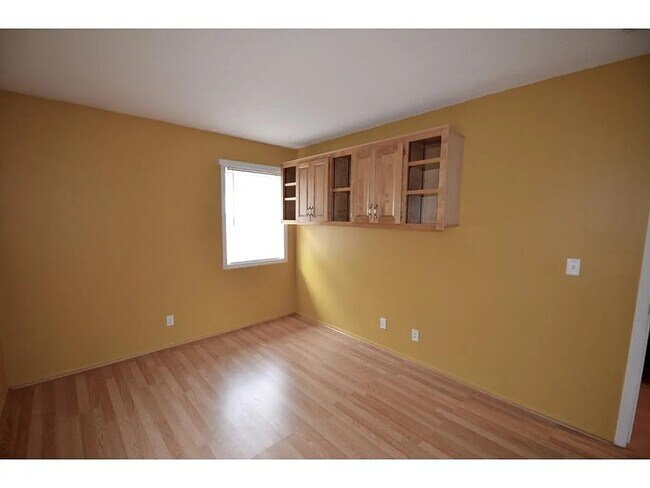 Foto del edificio - 7237 Brunswick Ave N