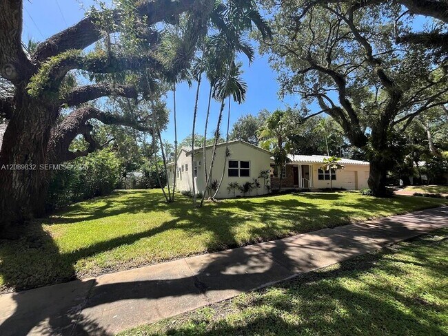 Foto del edificio - 508 Castania Ave