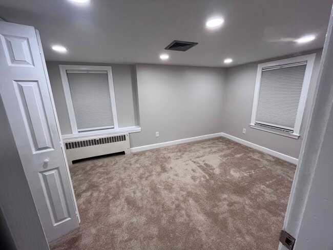 2nd Fl - 1st Bedroom - 48 Aberdeen Rd