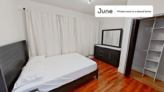 Building Photo - Room in Shared 5 bed/2 bath home