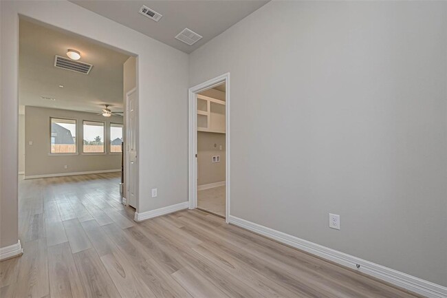 Building Photo - 3433 Acacia Grv Ln