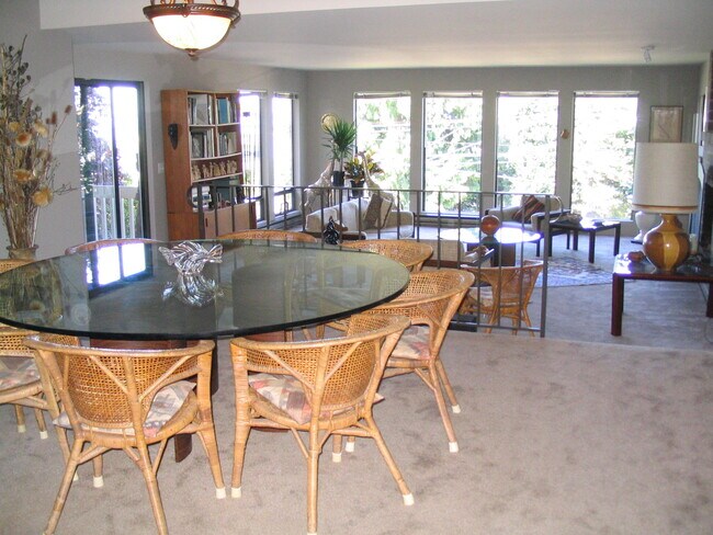 Sunken living room / full dining room - 1408 10th Ave W