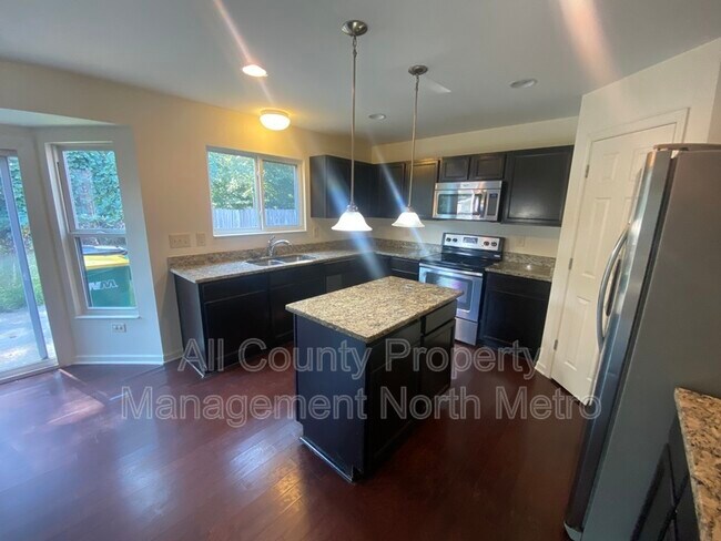Building Photo - 1597 Shire Village Dr