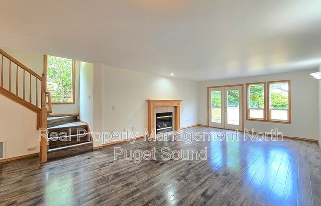 Building Photo - 1015 244th St SW