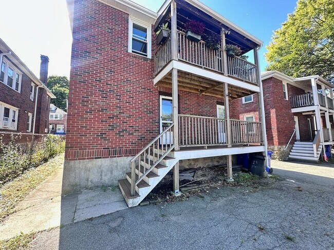 Foto del edificio - 87 Colborne Rd