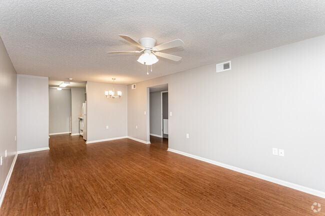 2BR, 2BA - 1,021 SF Renovated - Cottages of Fort Smith
