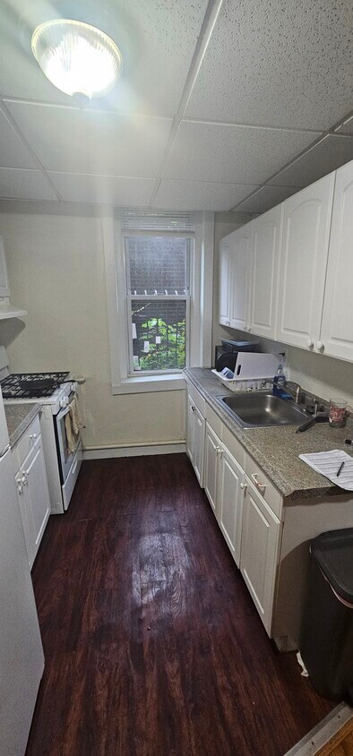 Primary Photo - 394 Riverway