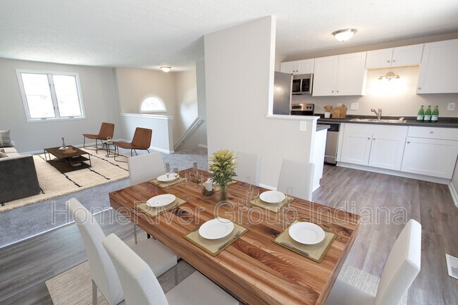 Building Photo - 3222 Wedgewood Dr