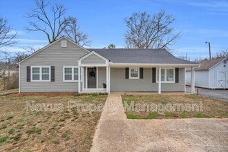 Building Photo - 713 N Lakeshore Dr