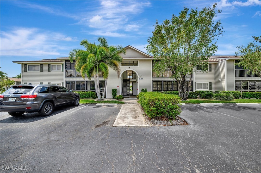 Primary Photo - 8110 S Woods Cir