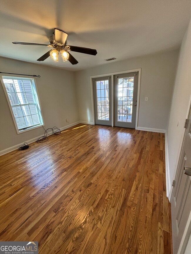 Foto del edificio - 88 E Washington St