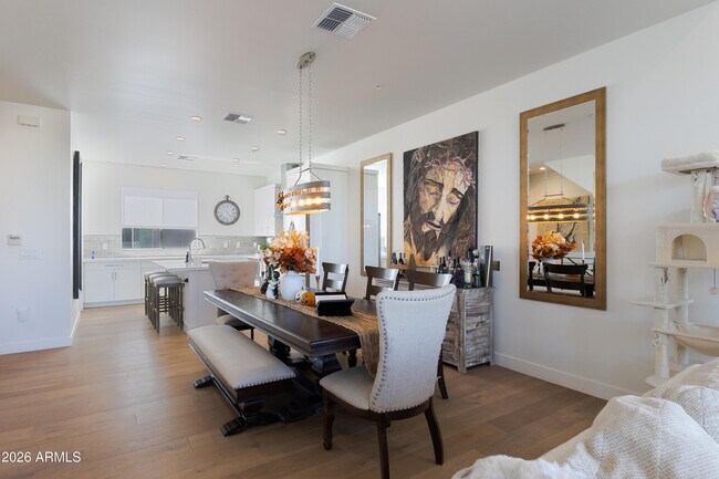 Foto del edificio - 16510 N 92nd St