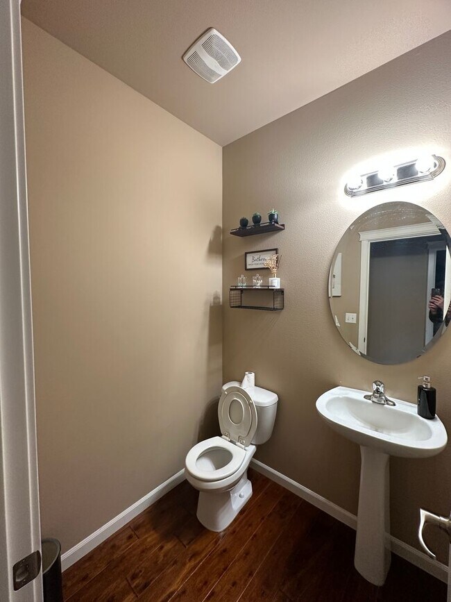 Building Photo - 1435 Farina Lp SE