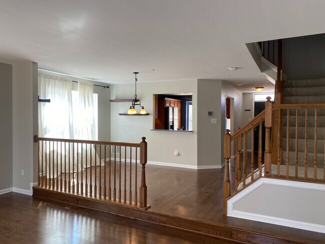 Building Photo - Gorgeous 3BR EOG Townhome in Elkridge!
