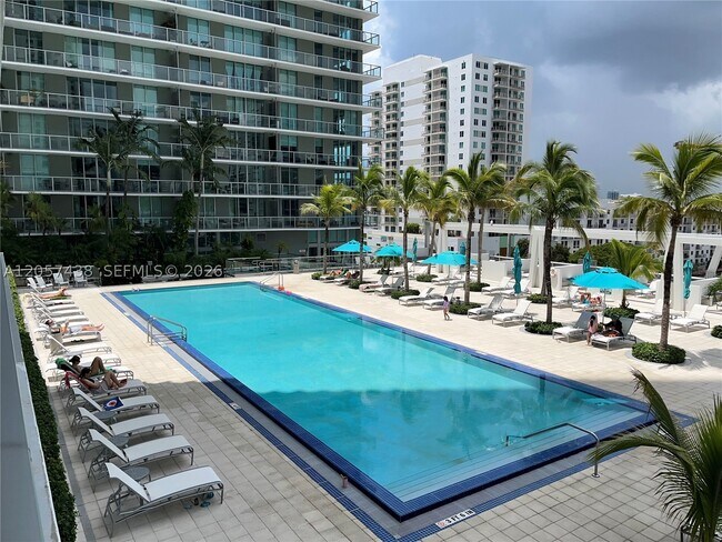 Foto del edificio - 1111 SW 1st Ave