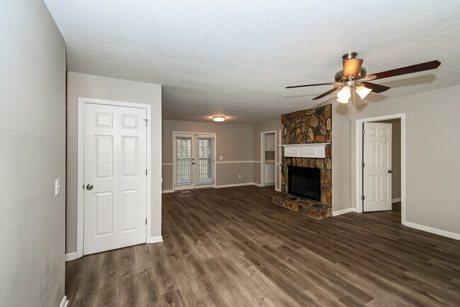 Foto del edificio - 106 Cross Creek Ct