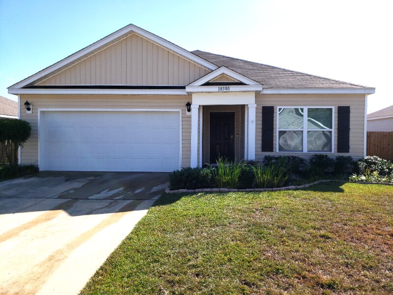 Foto principal - 18300 Lewis Smith Dr