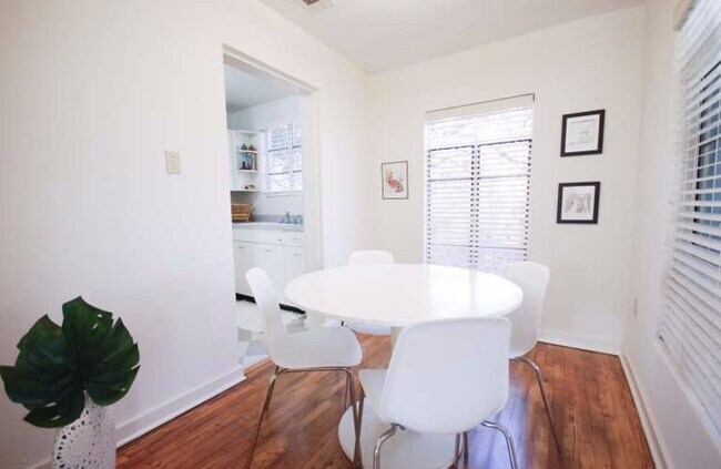 Foto del edificio - J01