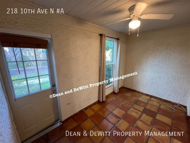 Foto del edificio - 218 10th Ave N
