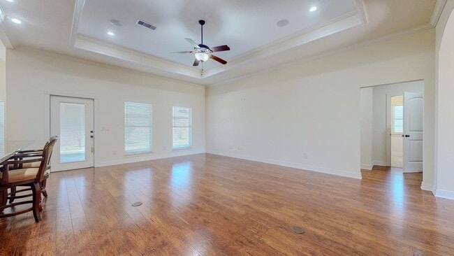 Building Photo - 313 Winding Brook Dr