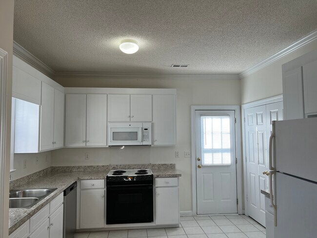 Foto del edificio - 3310 Whitlock Dr N