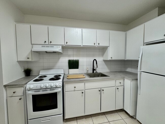 Building Photo - 2175 Av Chapdelaine