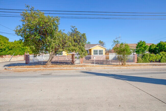 Building Photo - 11148 Sheldon St