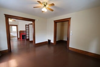 Building Photo - 1321 N 7th St