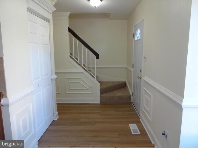 Foto del edificio - 2829 Cambridge Dr