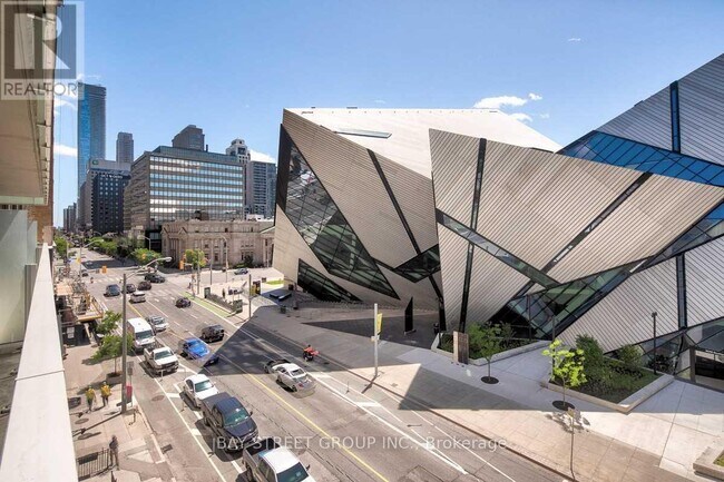 Photo du bâtiment - 200 Bloor St W