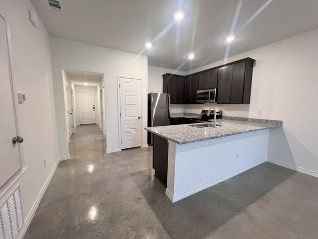 Building Photo - 1239 Concord Dr