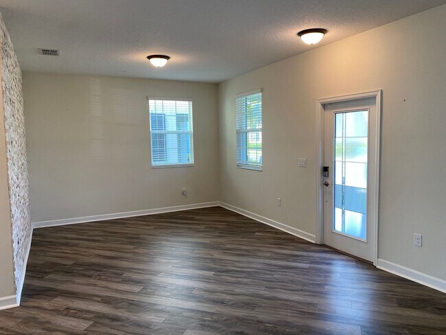 Building Photo - 3 br, 2.5 bath House - 11832 PULITZER PLACE